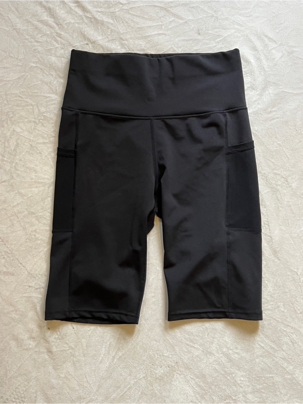 High-Waist Black Workout Bike Shorts with Side Pockets
